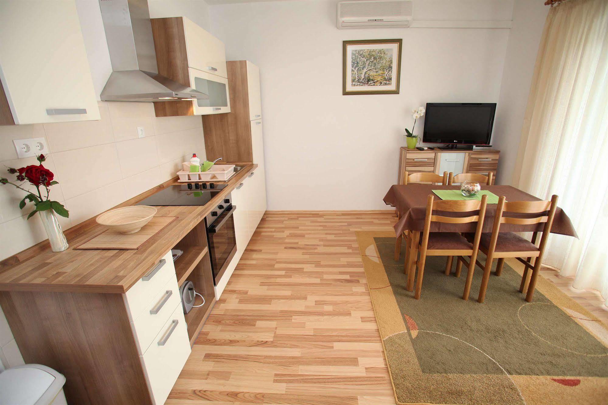 Apartments Hrabar Trogir Ngoại thất bức ảnh