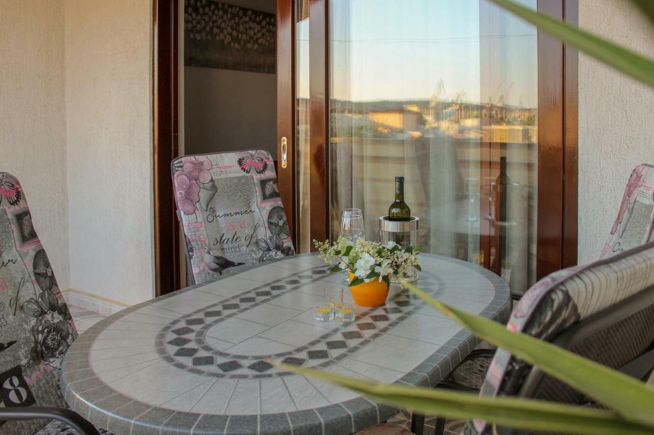 Apartments Hrabar Trogir Ngoại thất bức ảnh